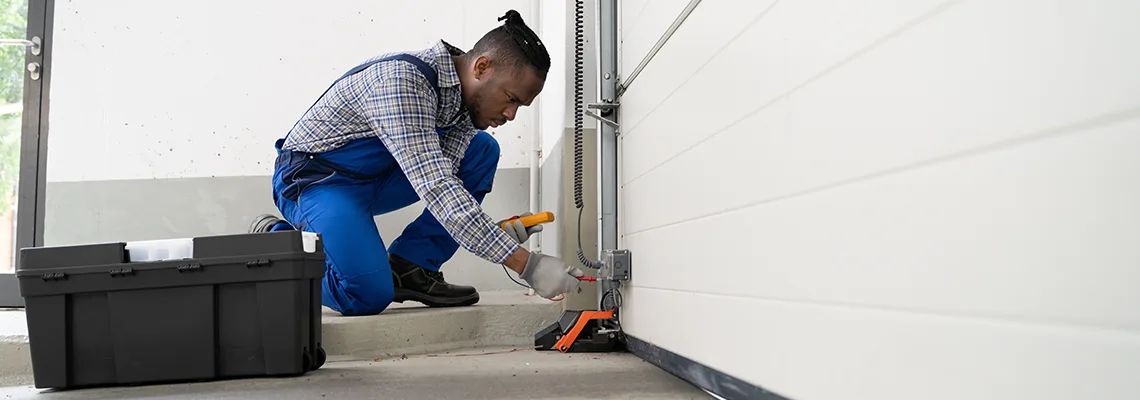 Repair Garage Door Not Closing But Light Flashing in South Miami Heights