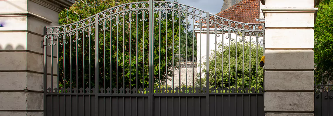 Wooden Swing Gate Repair in South Miami Heights, FL